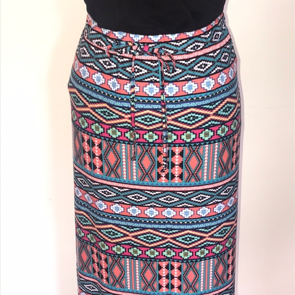 🚫SOLD🚫Aztec Maxi - Picture 2 of 5